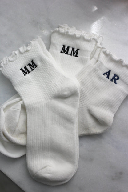 Embroidered Ruffle Ankle Socks